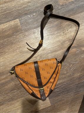 Vintage leather saddle bag crossbody shoulder bag purse